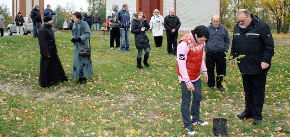 Nusipelniusiems pasodino ąžuoliukus