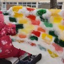 Trispalvis darželinukų iglu: l/d „Varpelis“ kūrybiškai žiūri į žiemos šalčius (foto)