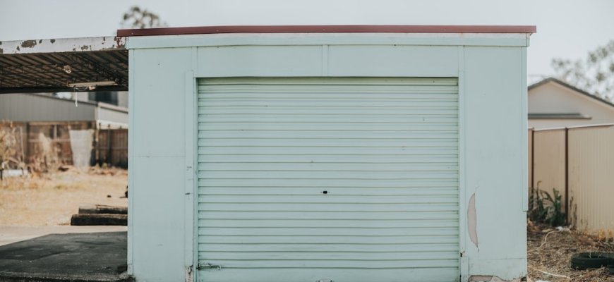 Skardos garažai Rokiškyje – praktiškas ir ilgaamžis sprendimas kiekvienam kiemui