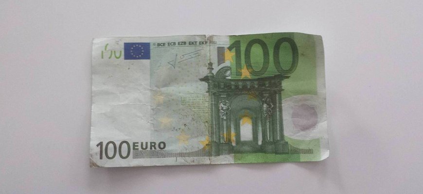Rokiškio turguje – galimai netikri 100 eurų