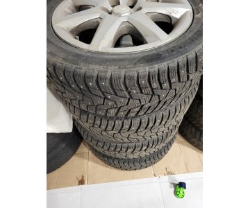 „Toyota Prius“ ratlankiai su padangomis