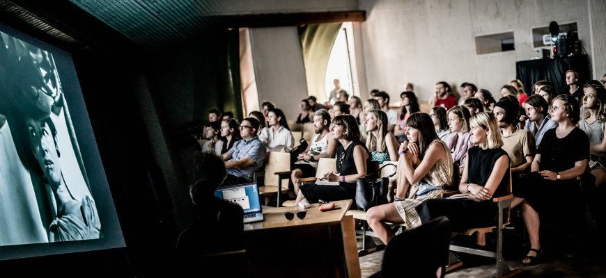 10-oji ,,Kino stovykla” kviečia įelektrinti kūnus