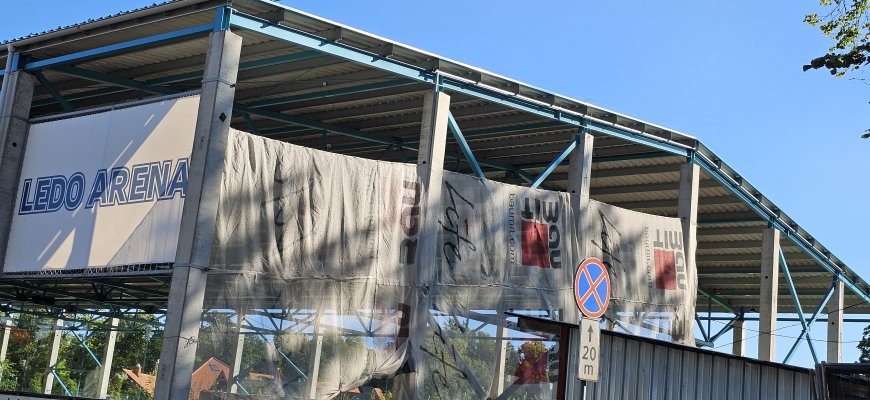 Ką simbolizuoja „skuduras“ miesto ledo arenoje?