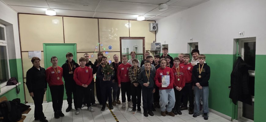 Rokiškio šauliai Biržuose skynė pergales: Kalėdiniame turnyre – triumfo akimirkos (foto)