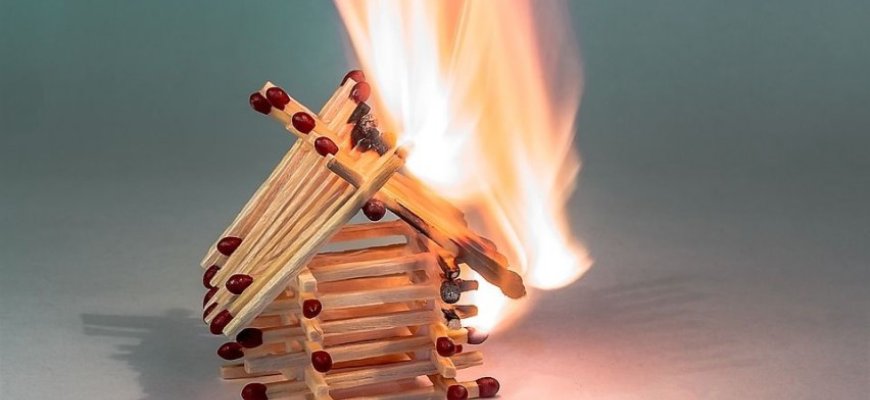 Ką būtina žinoti atstatant pastatą po gaisro ar kitos stichinės nelaimės?