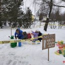 Trispalvis darželinukų iglu: l/d „Varpelis“ kūrybiškai žiūri į žiemos šalčius (foto)