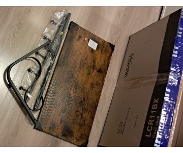 Nauja drabužių kabykla