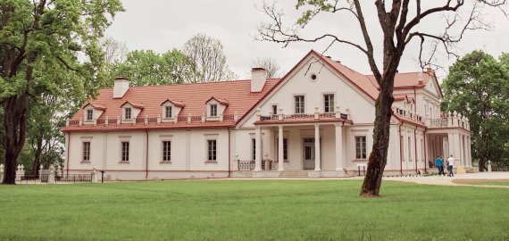 Įžymybės kviečia vaikus vasaroti Ilzenbergo dvare ir į šventę skirtą tarptautinei vaikų gynimo dienai