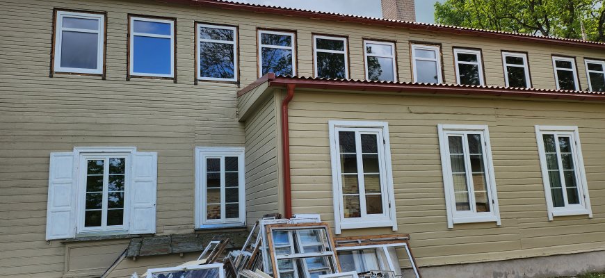 Baigia išpuošti Krašto muziejaus administracinį pastatą