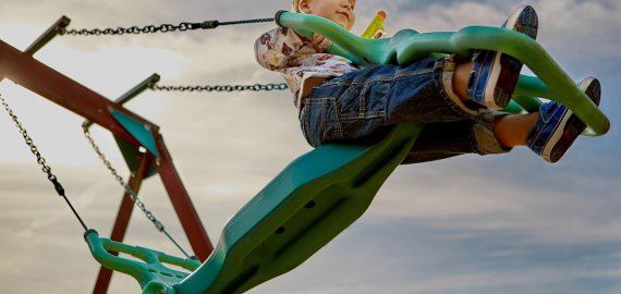 Tyrimas: daugiau nei pusei tėvų trūksta lėšų vaikų laisvalaikiui vasarą