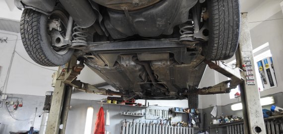 Kodėl svarbu laiku atlikti važiuoklės remontą?