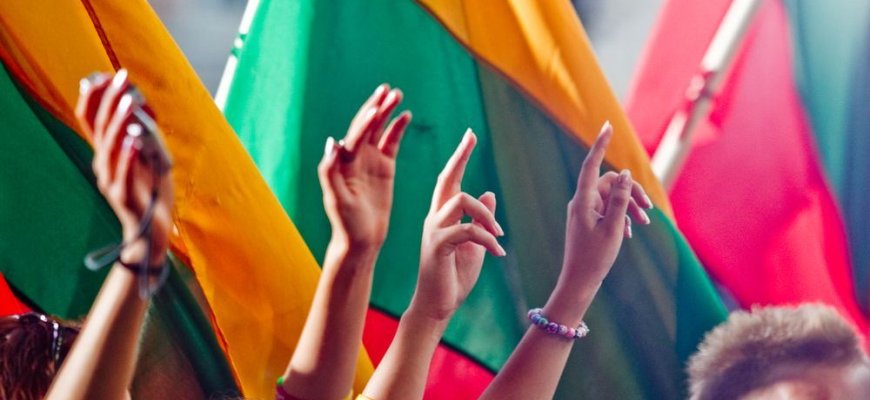 Kovo 11-ąją pilietinė akcija „Vėliavų jūra“