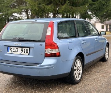 „Volvo V50“