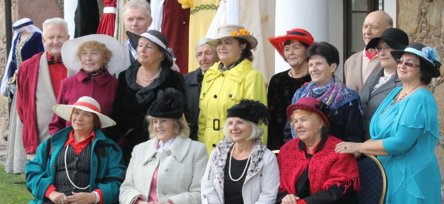 Rokiškio miesto gimtadienį užbaigė orkestro koncertas ir akrobatiniai skrydžiai (foto)