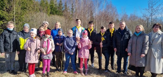 Pasodintas ąžuoliukas skirtas paminėti Juozo Tūbelio 140-ąsias gimimo metines (foto)