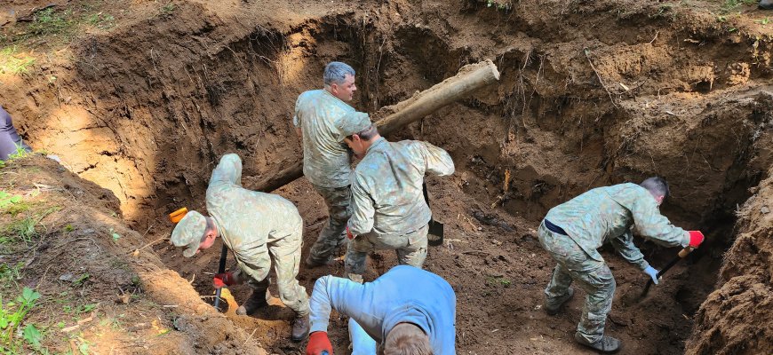 Kedena istorijos klodus – dar kartą atstatytas Obelių šile esantis partizanų bunkeris (foto)