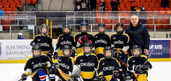 Rungtyniauti pradėjo ir patys jauniausi Rokiškio KKSC ledo ritulininkai (foto)