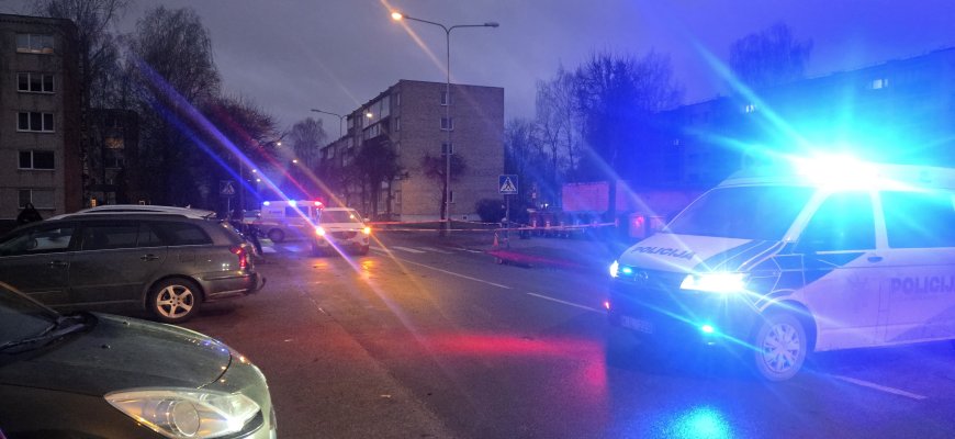 Rytinis eismo įvykis Rokiškyje: automobilis kliudė pėsčiąjį perėjoje