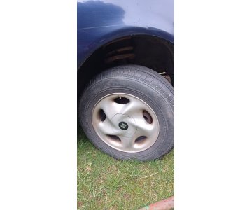 „Seat Alhambra“ lengvojo lydinio ratai su padangomis