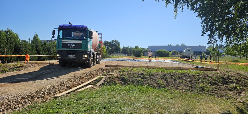 Betonuojama Rokiškio „Skate“ parko aikštelė (foto+video)