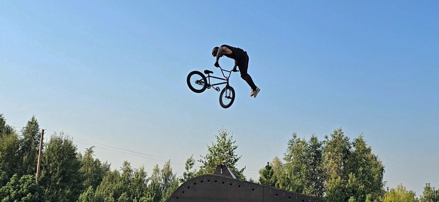 BMX triukai Rokiškio Rotary parke – įvyko Lietuvos čempionatas (video)