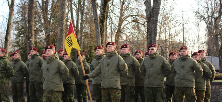 Šauktinių amžius sutrumpintas iki 23 metų, savanoriams uždrausta būti politikais