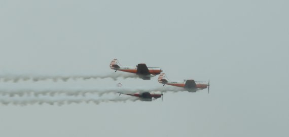 Rokiškėnai liko sužavėti lakūnų grupės  ANBO pasirodymu miesto aerodrome