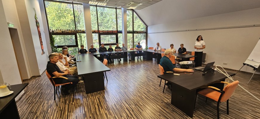 Progimnazija pasitinka naujus mokslo metus su naujomis erdvėmis ir projektais (video)