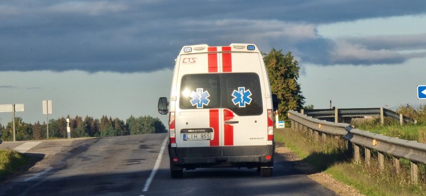 Nelaimė kelyje Rokiškis-Kupiškis: iš avarijos vietos pasišalinęs vairuotojas rastas miręs