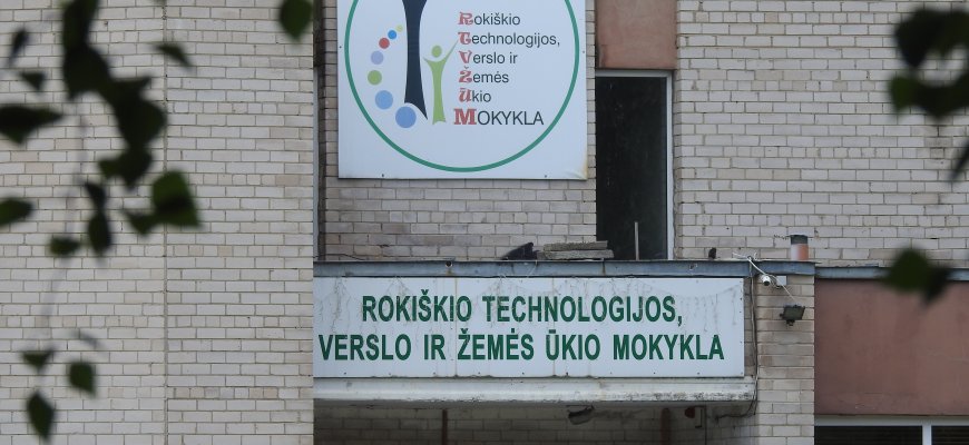 Rugsėjo 1-osios šventė Rokiškio technologijos, verslo ir žemės ūkio mokykloje