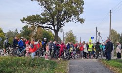 Bajorų bendruomenę subūrė džiugus įvykis – baigtas remontuoti pėsčiųjų ir dviračių takas (foto)