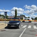 ATNAUJINTA: Skaudi nelaimė: sužalotas ant automobilio stogo važiavęs jaunuolis neišgyveno