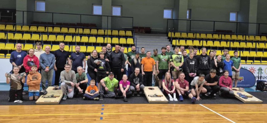 „Cornhole“ žaidėjai iš Rokiškio toliau išlaiko stulbinamą tempą