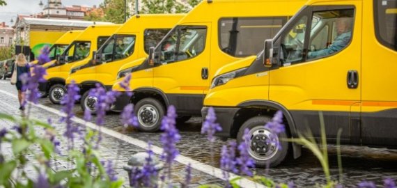 Juodupės gimnazijai –  naujas autobusiukas