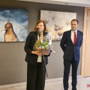 Seime atidaryta Rokiškio krašto kūrėjos Marinos Kubilienės tapybos paroda „Slėpynės žolynuose“ (foto+video)