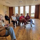 Vienadienio choro idėja pasiteisino: grupės „Hirpebolė“ hitą dainavo per dvi dešimtis rokiškėnų (video)