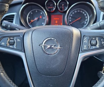 „Ford C MAX Grand“, „Opel Astra“