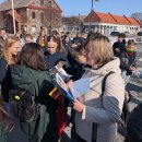 J. Tumo-Vaižganto progimnazija į Kovo 11-ąją žengė pažindami savo miestą (foto)