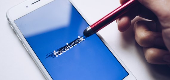 Feisbukas didžiausiu išbandymu tampa poroms