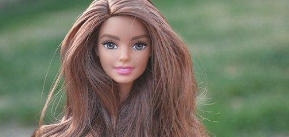 Kalbančios lėlės: kodėl verta teikti pirmenybę šiam žaislui?