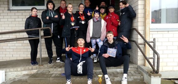 Aisštoko turnyras  tarp Vilties g. 42 kaimynų (foto+video)