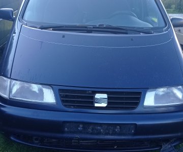 „Seat Alhambra“ dalimis