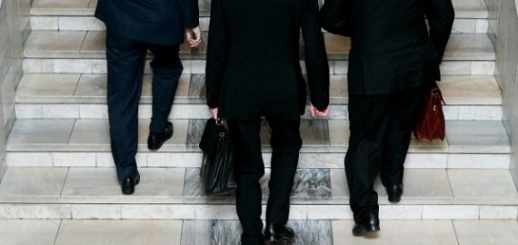 Daugėja savo noru išeinančiųjų iš valstybės tarnybos