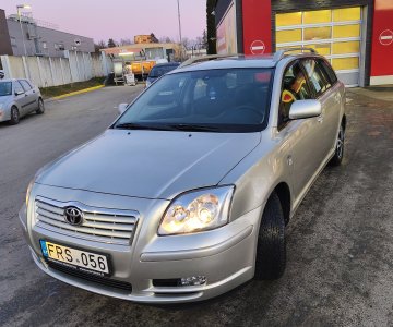 „Toyota Avensis“