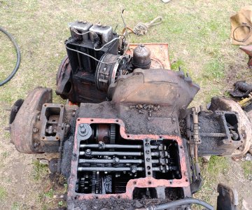 Traktorius „T-16“ dalimis
