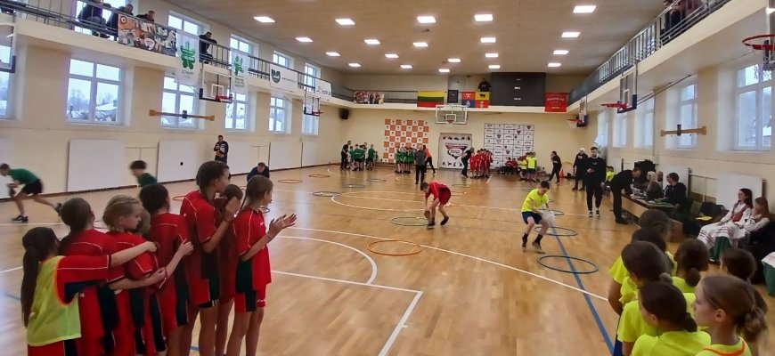 Finišuoja LMŽ sezonas – pradinių klasių kategorijoje geriausiais tapo J. Tumo-Vaižganto progimnazijos komanda
