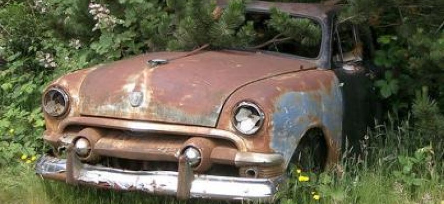 „Regitra“ įspėja būti atidžius: iš Vokietijos plūstelėjo automobilių, pripažintų atliekomis