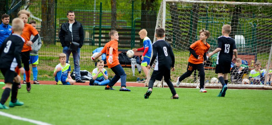 Rokiškio futbolo taurė 2019 – dalyvių gausa ir jaunųjų rokiškėnų pergalė (video+foto)