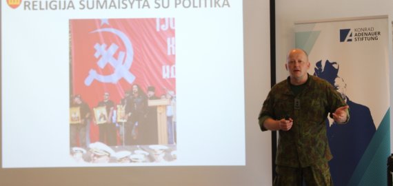 „Rokiškio Sirena“ kviečia į susitikimą su pulkininku leitenantu Linu Idzeliu