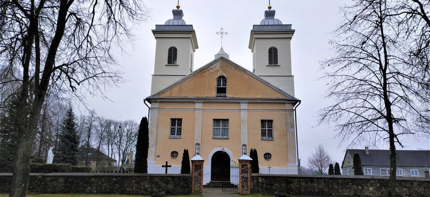 Pandėlio bažnyčia kviečia į Adoraciją